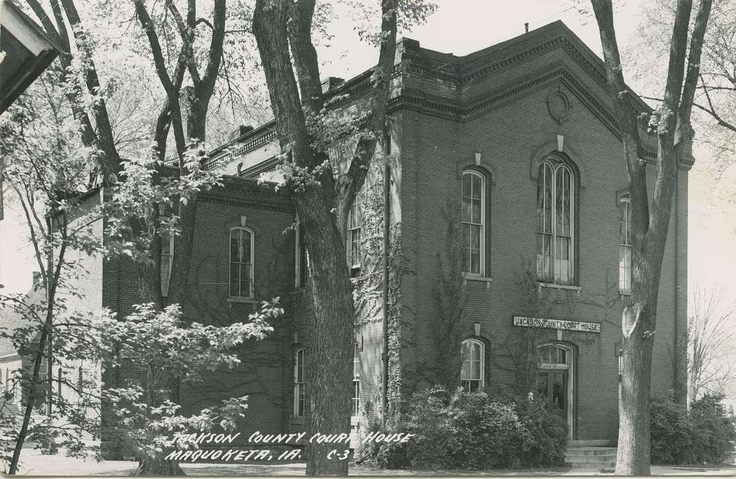 Dean, Shirley, history of Iowa, Iowa, Iowa History, Cities and Towns, courthouse, Maquoketa, IA