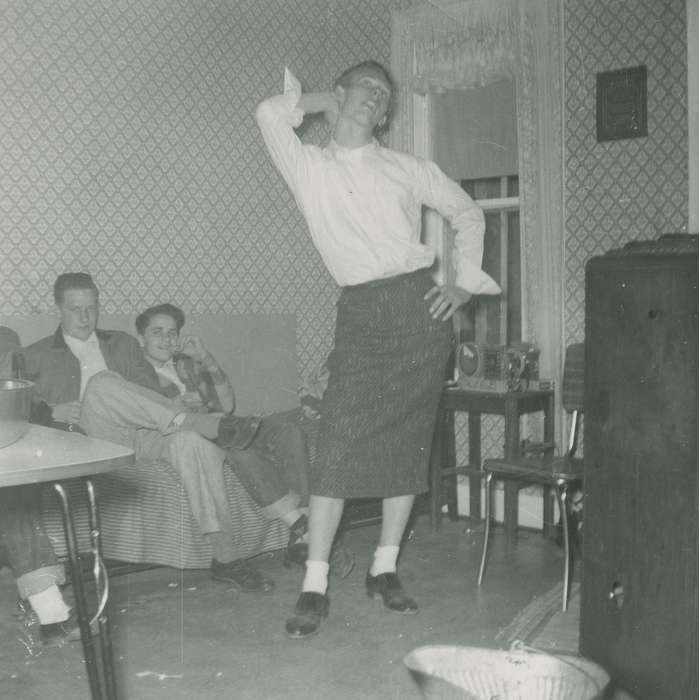 Lee, Bev, history of Iowa, Leisure, Iowa History, IA, Iowa, cross dressing