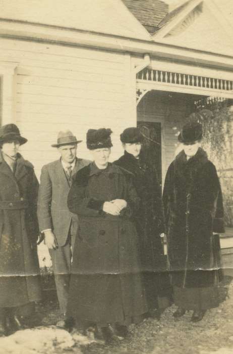 Portraits - Group, fur, Iowa, reunion, Reasoner, Ken, coat, Families, Maloy, IA, history of Iowa, Iowa History