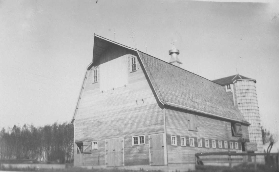 history of Iowa, Zubrod, Kevin and Deanna, Farms, Barns, Sutherland, IA, Iowa, silo, Iowa History