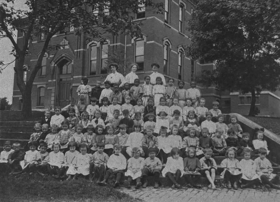 Portraits - Group, Schools and Education, teacher, Iowa History, Ottumwa, IA, People of Color, history of Iowa, school, class photo, elementary school, Iowa, Lemberger, LeAnn, Children