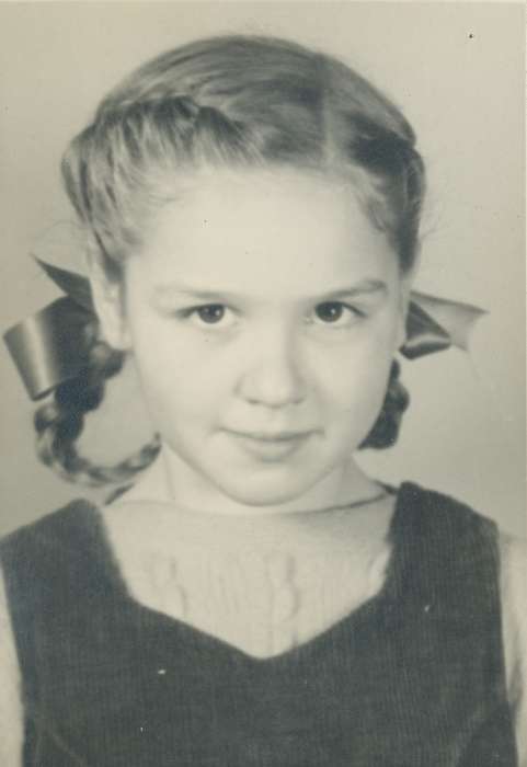 history of Iowa, Iowa History, IA, girl, braids, hair bow, Spilman, Jessie Cudworth, Iowa, eyes, Children, Portraits - Individual