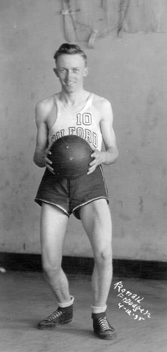 history of Iowa, Iowa History, Story County, IA, basketball, man, muscle, Iowa, Fuller, Steven, Schools and Education, Sports, Portraits - Individual