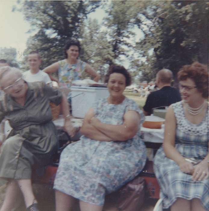 history of Iowa, women, IA, dress, Iowa History, picnic, Spilman, Jessie Cudworth, Iowa, floral, correct date needed, Leisure
