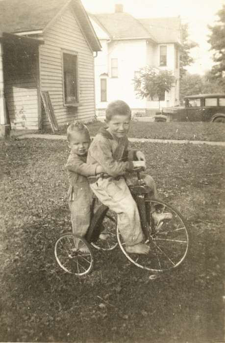 Portraits - Group, Iowa, Leisure, Children, West Union, IA, Gary, Stacy A., tricycle, history of Iowa, Iowa History