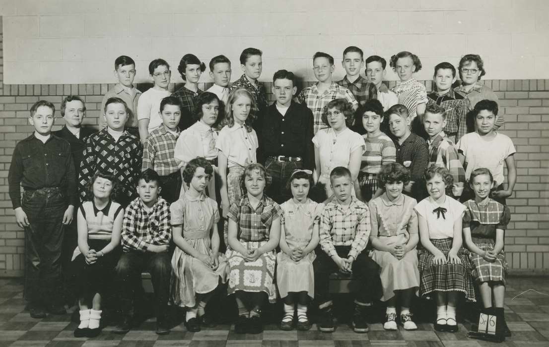Portraits - Group, history of Iowa, Iowa History, Rossiter, Lynn, Sioux City, IA, Iowa, Children, Schools and Education, school