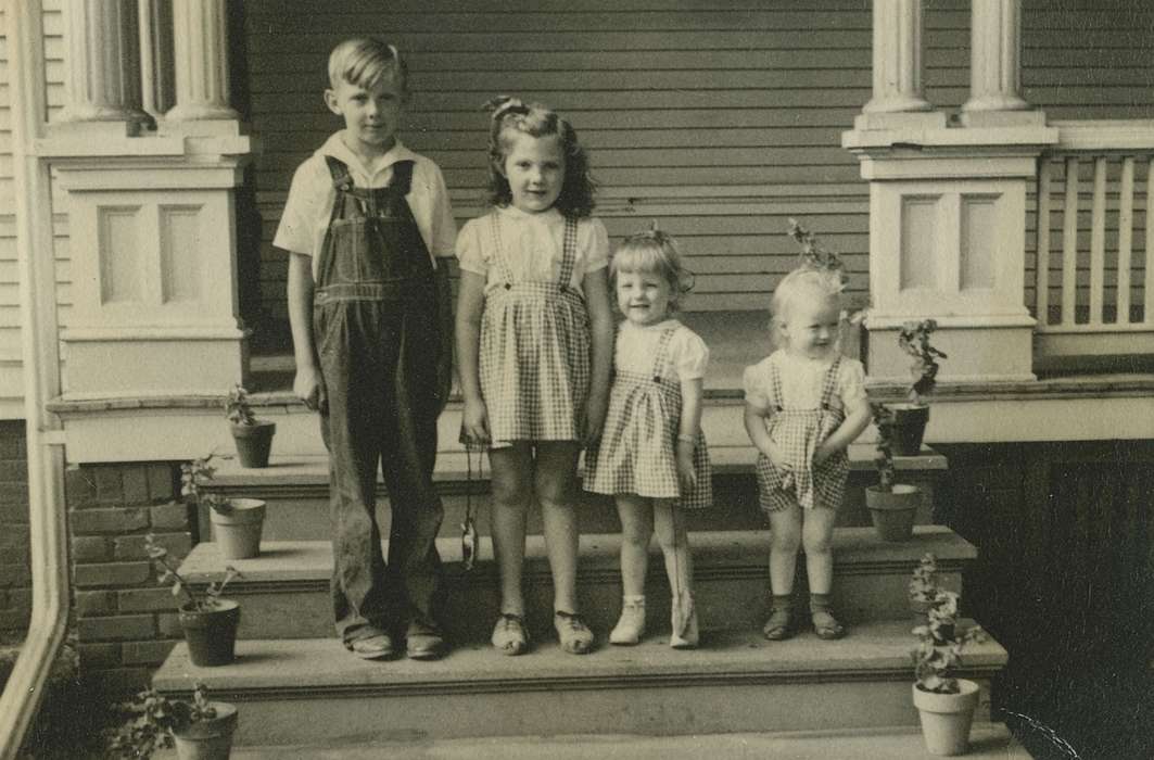 gingham, Iowa History, Farragut, IA, Children, Iowa, history of Iowa, Portraits - Group, siblings, Rea, Brad
