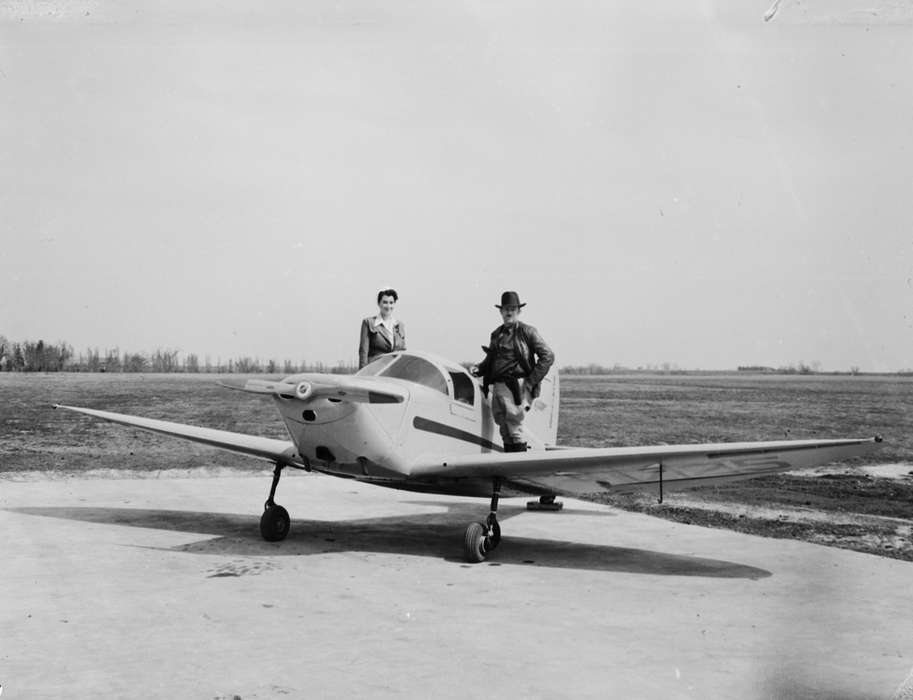 history of Iowa, Iowa History, Ottumwa, IA, Iowa, Lemberger, LeAnn, Motorized Vehicles, airplane