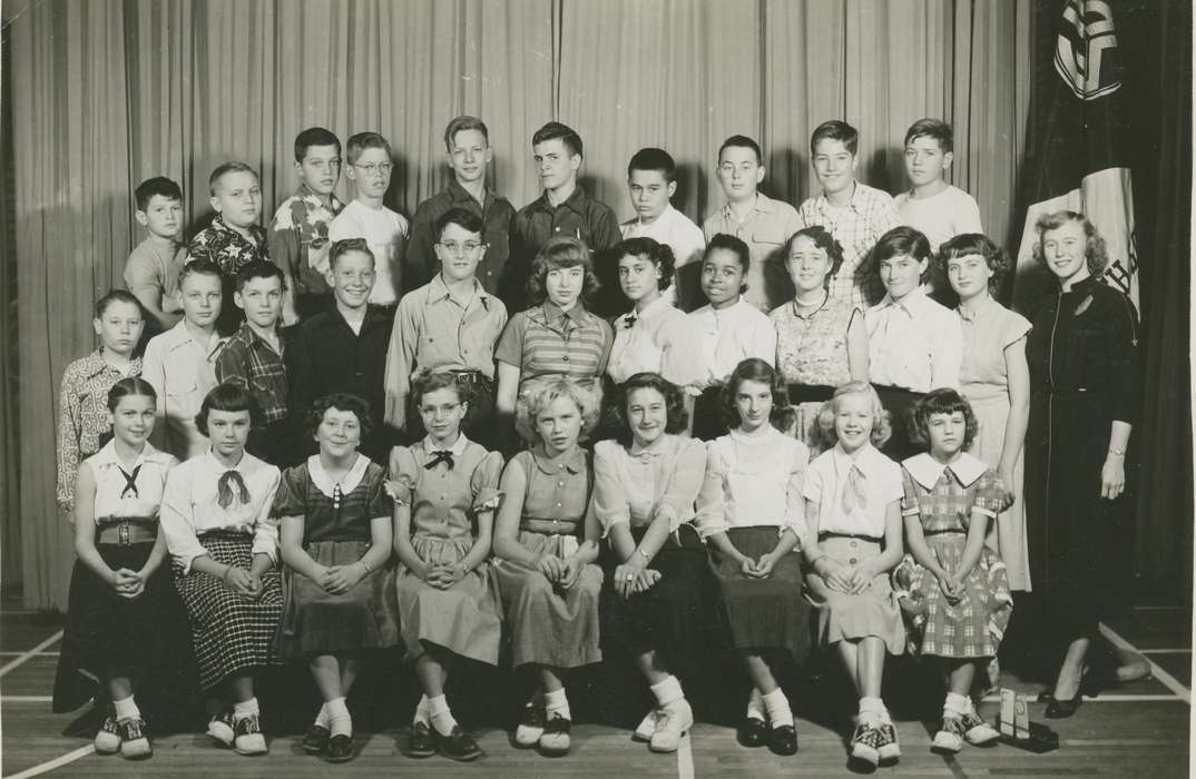 Portraits - Group, history of Iowa, Iowa History, Rossiter, Lynn, Sioux City, IA, Iowa, Children, Schools and Education, school