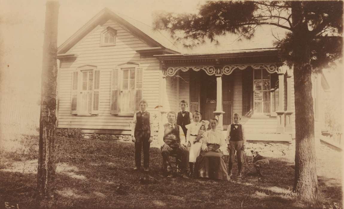 Portraits - Group, history of Iowa, Iowa History, Fairfax, IA, Families, Iowa, house, Cech, Mary