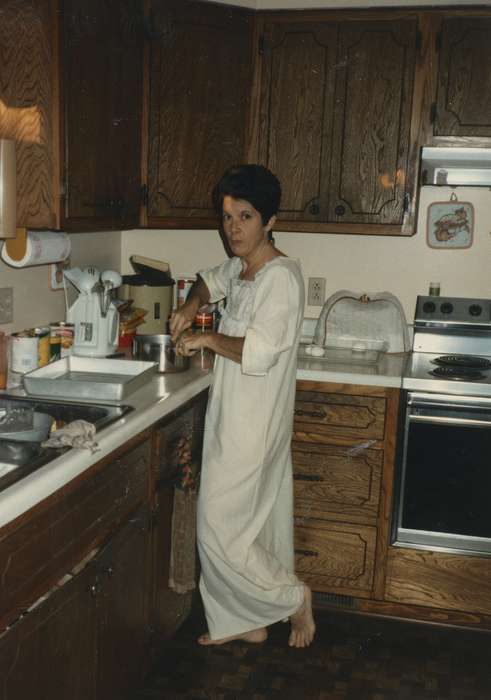 Nichols, Roger, history of Iowa, kitchen, Iowa History, Council Bluffs, IA, Iowa, Homes, nightgown, Portraits - Individual