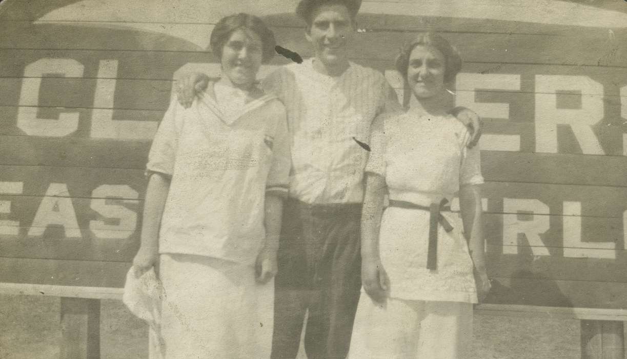 Portraits - Group, history of Iowa, advertisement, IA, Iowa, LeQuatte, Sue, Iowa History