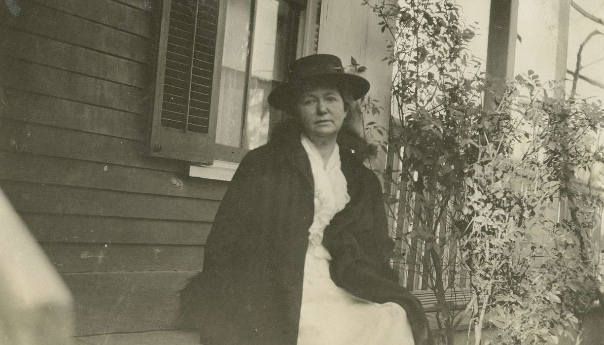 Iowa History, McMurray, Doug, Iowa, history of Iowa, Portraits - Individual, USA, hat, fur coat