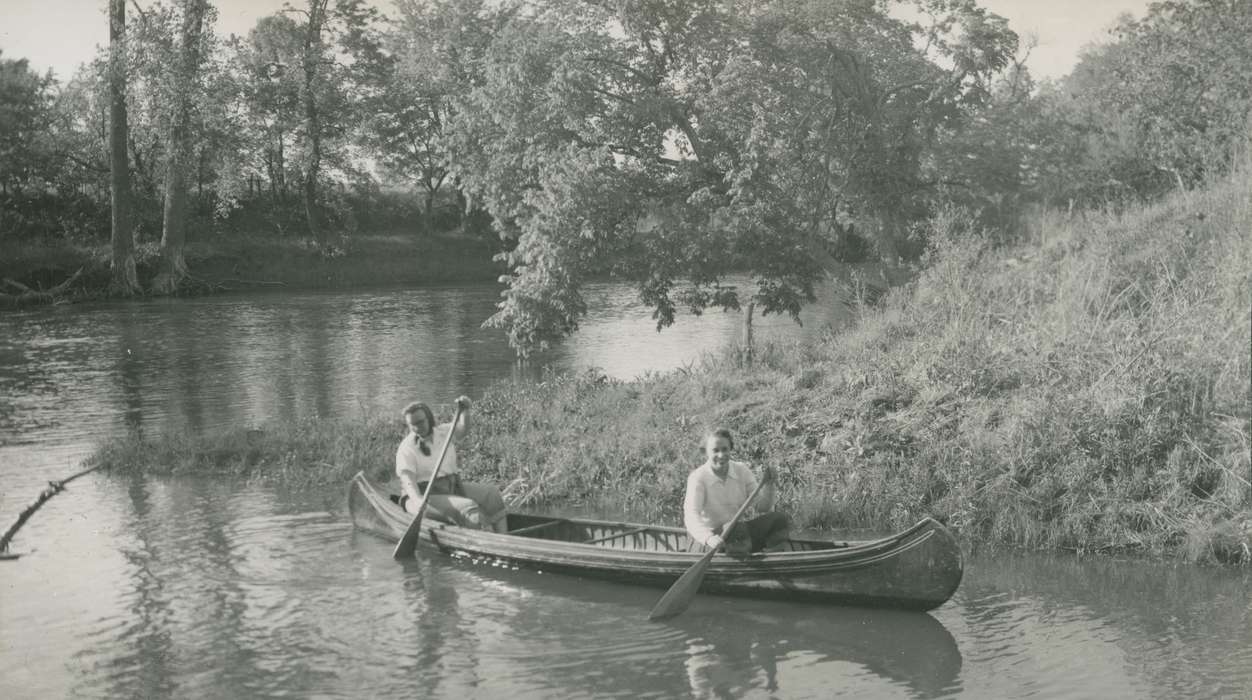 Outdoor Recreation, Portraits - Group, Iowa, McMurray, Doug, river, Hamilton County, IA, Lakes, Rivers, and Streams, history of Iowa, canoe, Iowa History