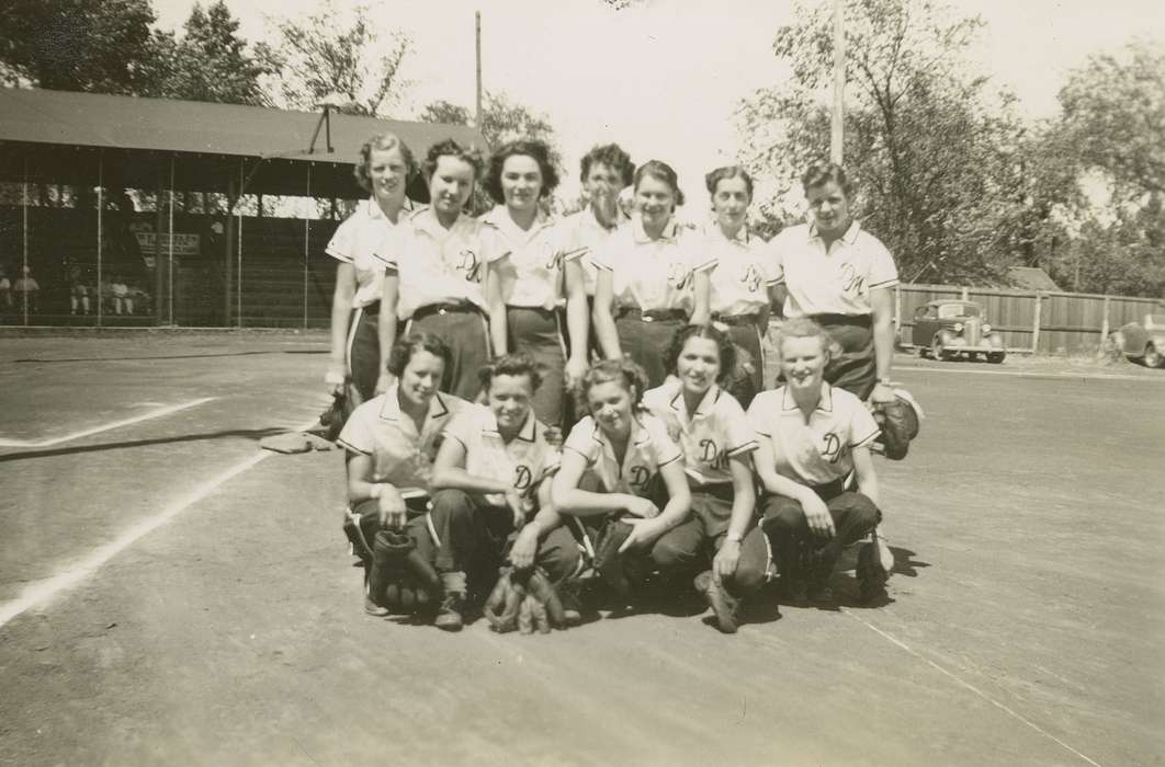 Portraits - Group, Leisure, Campopiano Von Klimo, Melinda, history of Iowa, women, Iowa History, Sidney, IA, Iowa, baseball, Sports, softball, team