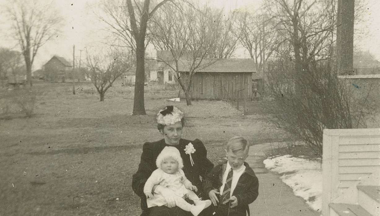 Portraits - Group, history of Iowa, Iowa History, Families, Farragut, IA, dress clothes, Iowa, Rea, Brad, Children