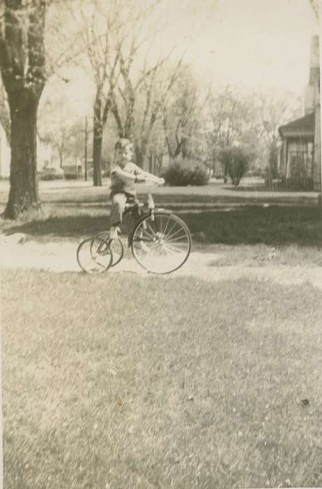 history of Iowa, Iowa History, Ottumwa, IA, Lemberger, LeAnn, Iowa, tricycle, boy, Children, bike, Outdoor Recreation