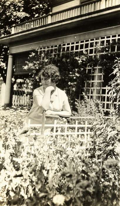 Gary, Stacy A., history of Iowa, Iowa History, garden, Hawkeye, IA, Iowa, Homes, Portraits - Individual