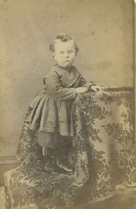history of Iowa, Iowa History, Marion, IA, child, Iowa, Children, boy, Olsson, Ann and Jons, dress, carte de visite, Portraits - Individual
