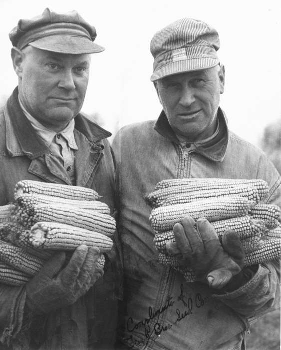 Portraits - Group, history of Iowa, Iowa History, IA, corn, Fouche, Shirley, Iowa, Farms, Labor and Occupations