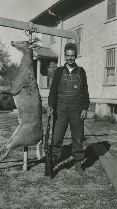 history of Iowa, Iowa History, Webster City, IA, Animals, Iowa, McMurray, Doug, deer, hunting, Portraits - Individual