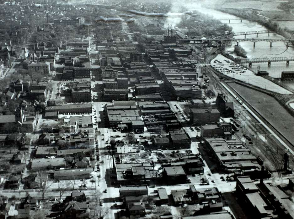 bridge, Iowa History, Ottumwa, IA, history of Iowa, Lemberger, LeAnn, Businesses and Factories, Lakes, Rivers, and Streams, Aerial Shots, river, Iowa, Cities and Towns