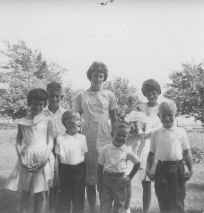 Portraits - Group, history of Iowa, Iowa History, Zubrod, Kevin and Deanna, Families, mother, Sioux Center, IA, siblings, Iowa, Children