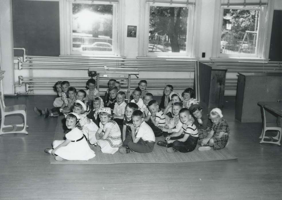 Schools and Education, dress, Children, Waverly Public Library, Iowa, history of Iowa, Iowa History, Portraits - Group