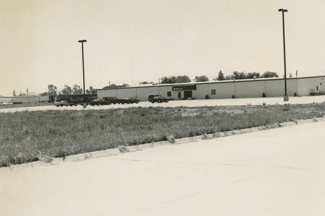 history of Iowa, cars, Iowa History, Motorized Vehicles, Businesses and Factories, warehouse, Iowa, Cities and Towns, Waverly Public Library