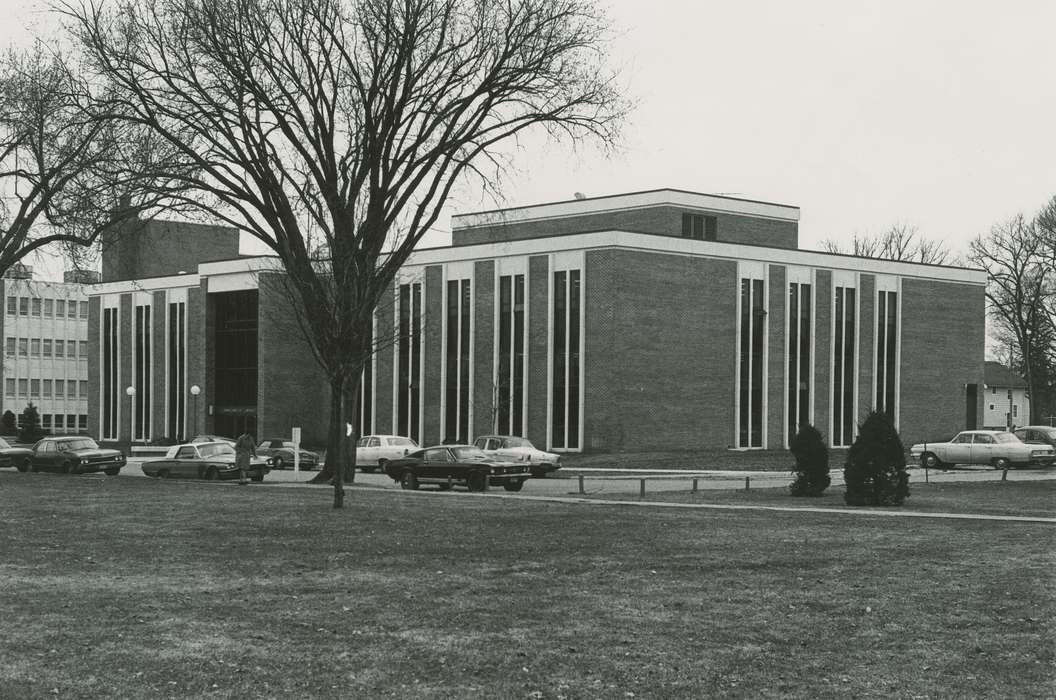 history of Iowa, Iowa History, engelbrecht library, Motorized Vehicles, brick building, car, library, ford mustang, Iowa, Cities and Towns, Schools and Education, correct date needed, Waverly Public Library, wartburg college