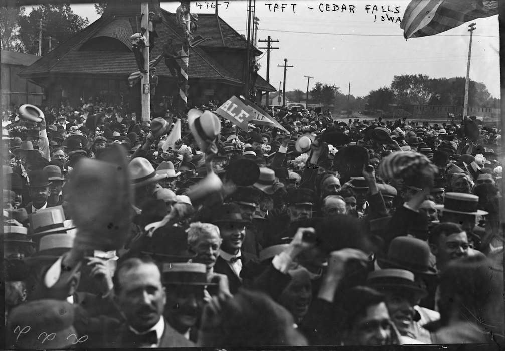 Civic Engagement, history of Iowa, Library of Congress, crowd, Main Streets & Town Squares, Train Stations, Cities and Towns, Iowa, hats, Iowa History