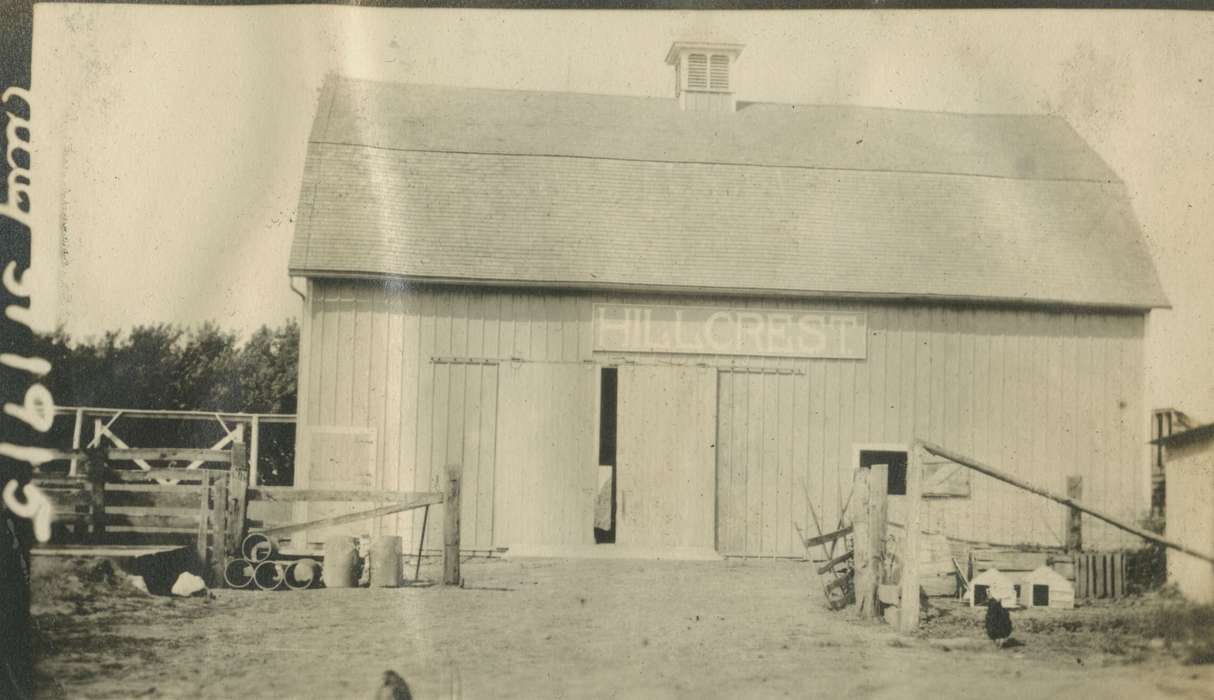 Macey, IA, Iowa, Barns, fence, Farms, history of Iowa, Iowa History, Mortenson, Jill