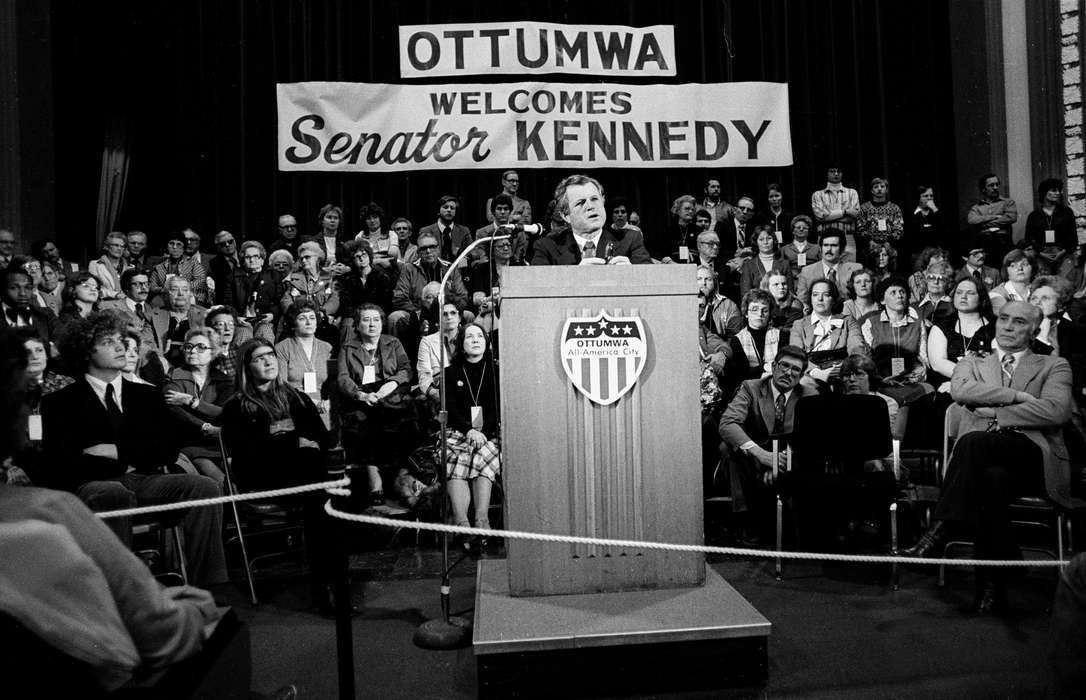 politician, Iowa History, Ottumwa, IA, history of Iowa, Civic Engagement, crowd, spectator, senator, Iowa, Lemberger, LeAnn, speech