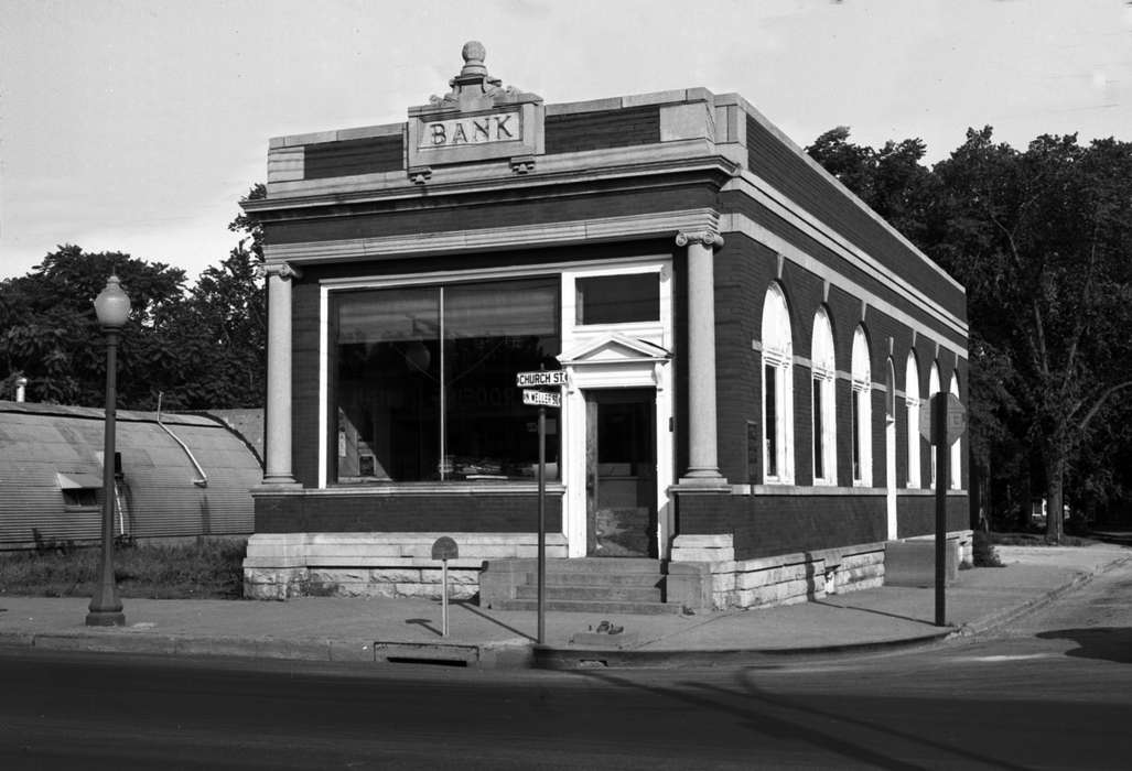 history of Iowa, Iowa History, Ottumwa, IA, Cities and Towns, Iowa, Lemberger, LeAnn, bank