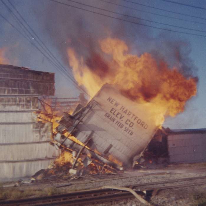 Businesses and Factories, Wrecks, Cities and Towns, Iowa, Iowa History, grain elevator, history of Iowa, Farming Equipment, Plummer, James, fire, New Hartford, IA