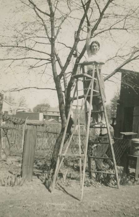 Portraits - Individual, Iowa, Fredericks, Robert, Dubuque, IA, Iowa History, history of Iowa, ladder