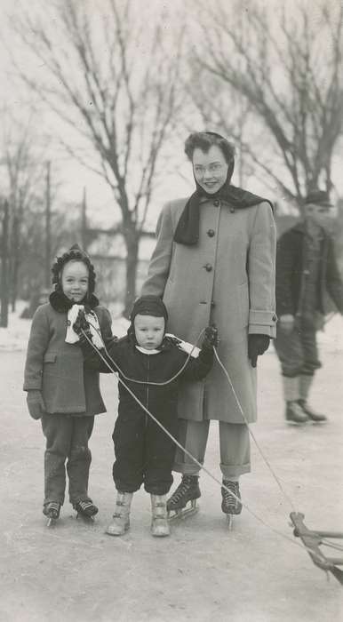 Outdoor Recreation, Portraits - Group, Iowa, mother, Webster City, IA, McMurray, Doug, skater, Children, Winter, history of Iowa, skating, Iowa History