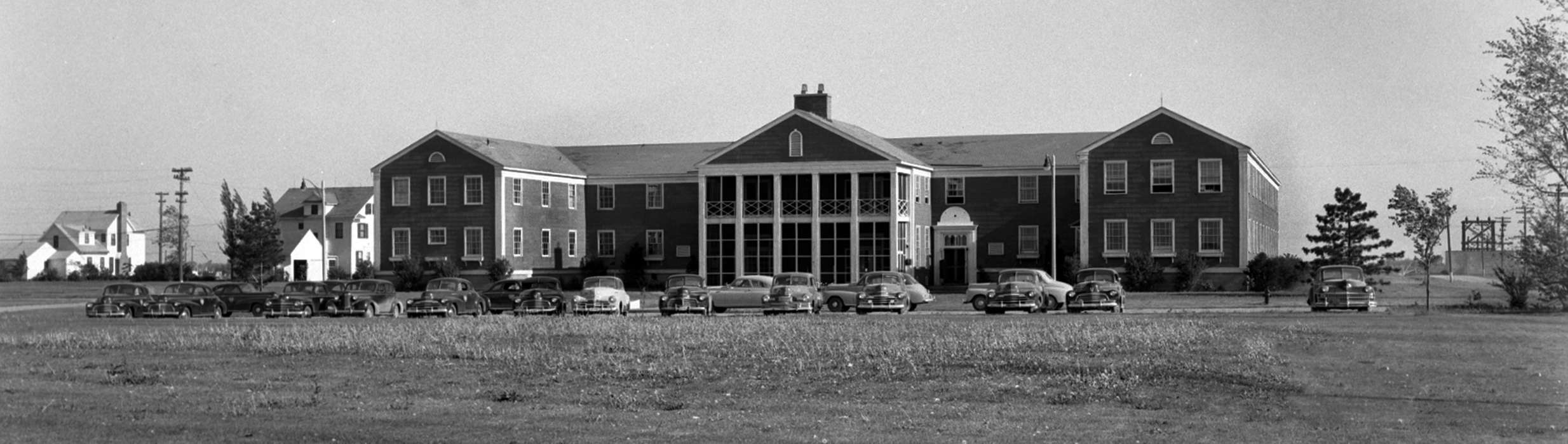 car, Iowa History, Iowa, Motorized Vehicles, Lemberger, LeAnn, Ottumwa, IA, Military and Veterans, hotel, navy, history of Iowa