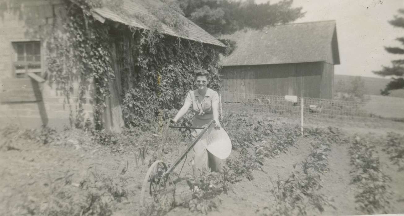 Gunder, IA, history of Iowa, Iowa History, corn, Peck, Dona, plow, Iowa, Farms, Portraits - Individual