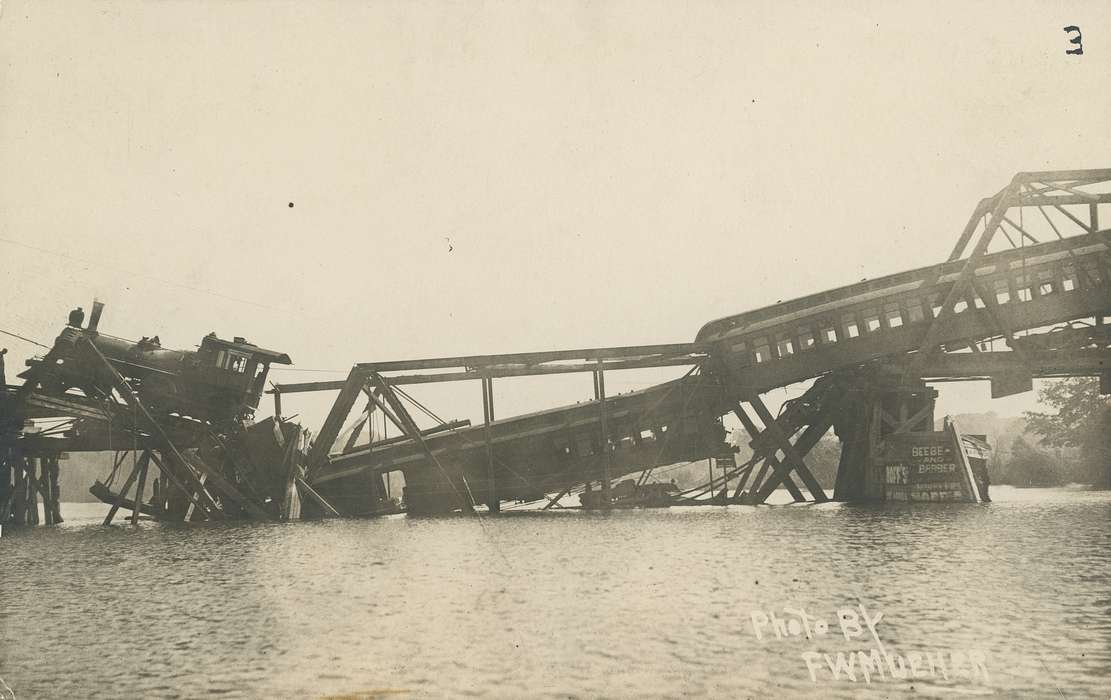 train crash, bridge, Iowa History, history of Iowa, Wrecks, Motorized Vehicles, Lakes, Rivers, and Streams, Waverly, IA, train bridge, Iowa, Landscapes, passenger train, Waverly Public Library, Labor and Occupations