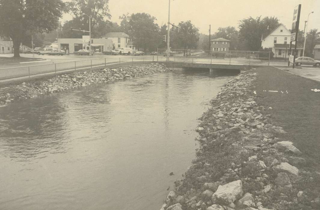 Main Streets & Town Squares, Floods, main street, flooding, bridge, Iowa History, history of Iowa, Businesses and Factories, Lakes, Rivers, and Streams, Waverly, IA, Iowa, Cities and Towns, Homes, Waverly Public Library