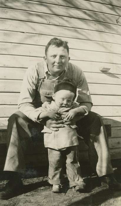 Portraits - Group, history of Iowa, Iowa History, Families, Farragut, IA, Iowa, Rea, Brad, Children