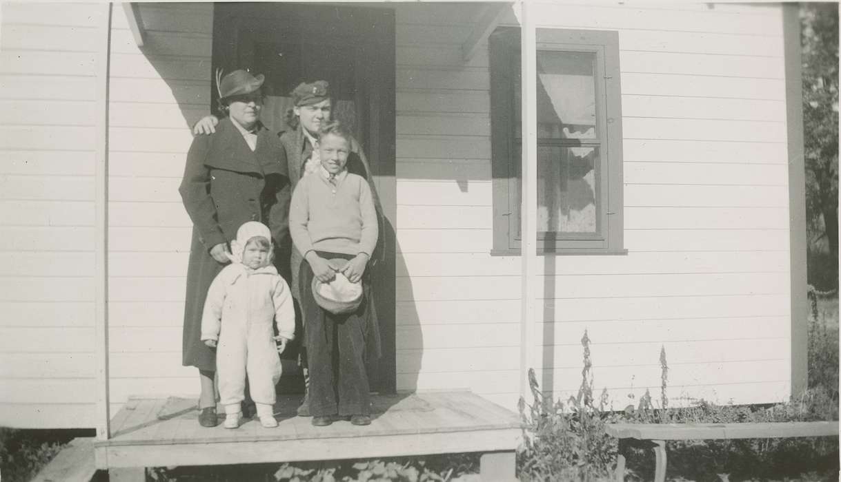 Portraits - Group, history of Iowa, Iowa History, Hampton, IA, Beach, Rosemary, Iowa, porch, Homes, Children