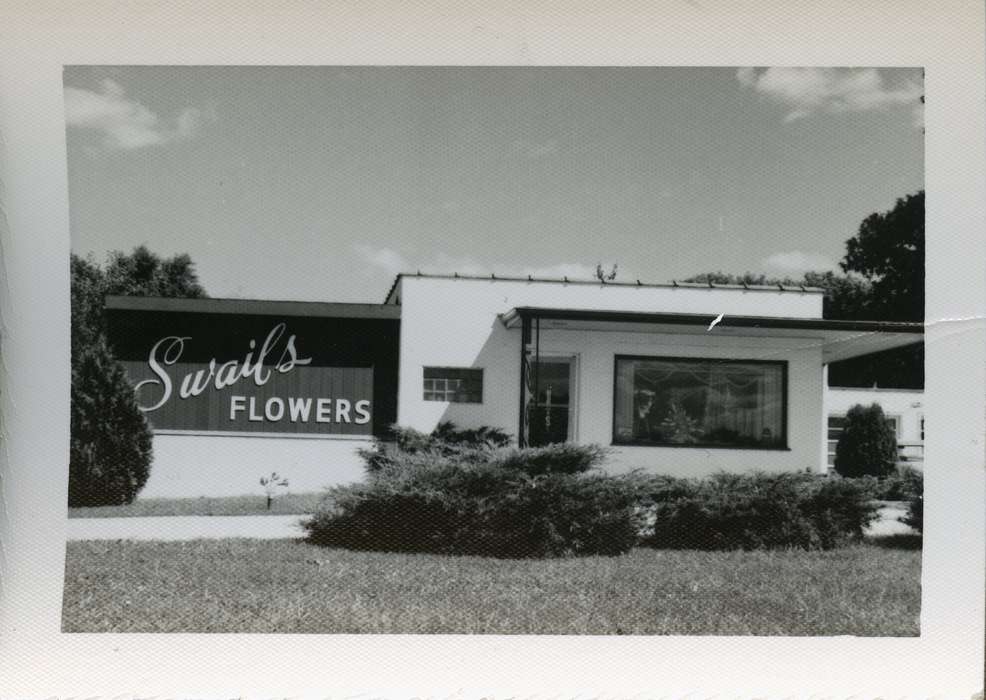 history of Iowa, Iowa History, flower shop, Businesses and Factories, Coralville, IA, Iowa, correct date needed, Coralville Public Library, family business