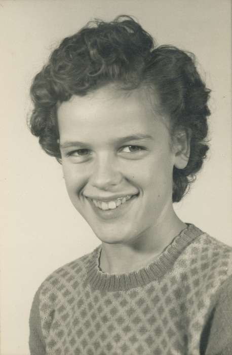 history of Iowa, Iowa History, girl, smile, hair, sweater, eyes, Spilman, Jessie Cudworth, Iowa, teeth, USA, Children, pattern, Portraits - Individual