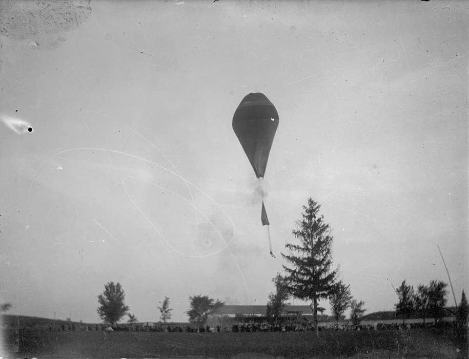 Fairs and Festivals, history of Iowa, Iowa History, Iowa, balloon, Waverly Public Library, air balloon
