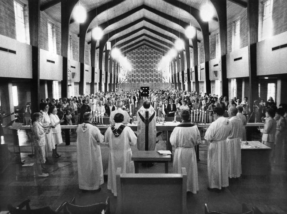 chapel, church service, Iowa History, Iowa, priest, church, Lemberger, LeAnn, Ottumwa, IA, Religious Structures, Religion, history of Iowa