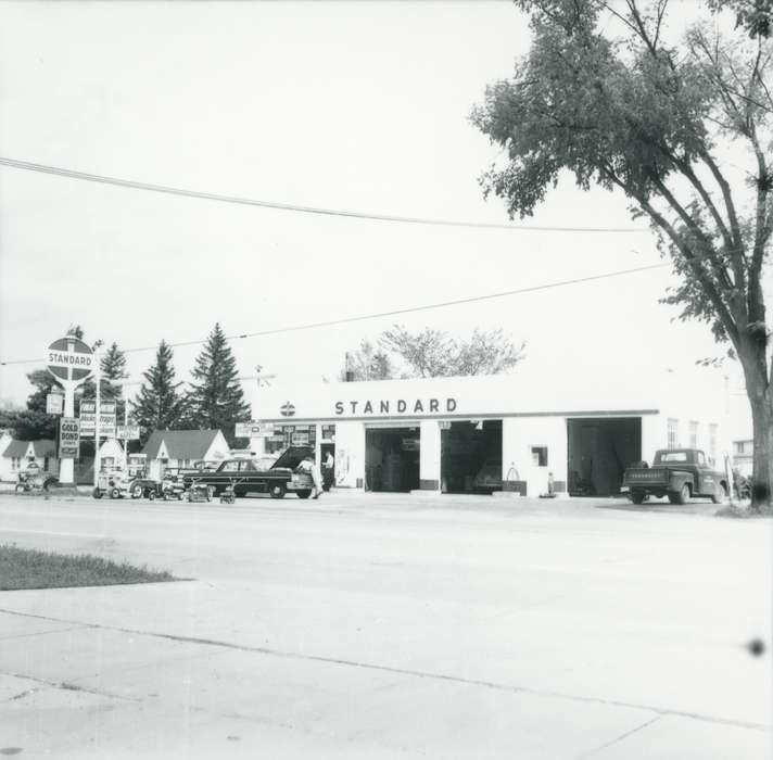 auto body shop, auto shop, Main Streets & Town Squares, main street, history of Iowa, Iowa History, Motorized Vehicles, Businesses and Factories, Iowa, Waverly Public Library