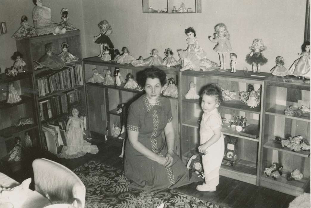 history of Iowa, Iowa History, Families, mother, Farragut, IA, dolls, Iowa, Children, Rea, Brad, collection