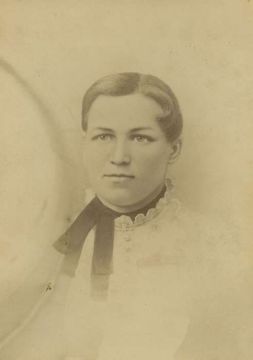 lace, history of Iowa, Iowa History, woman, cabinet photo, Iowa, Olsson, Ann and Jons, State Center, IA, women's necktie, Portraits - Individual